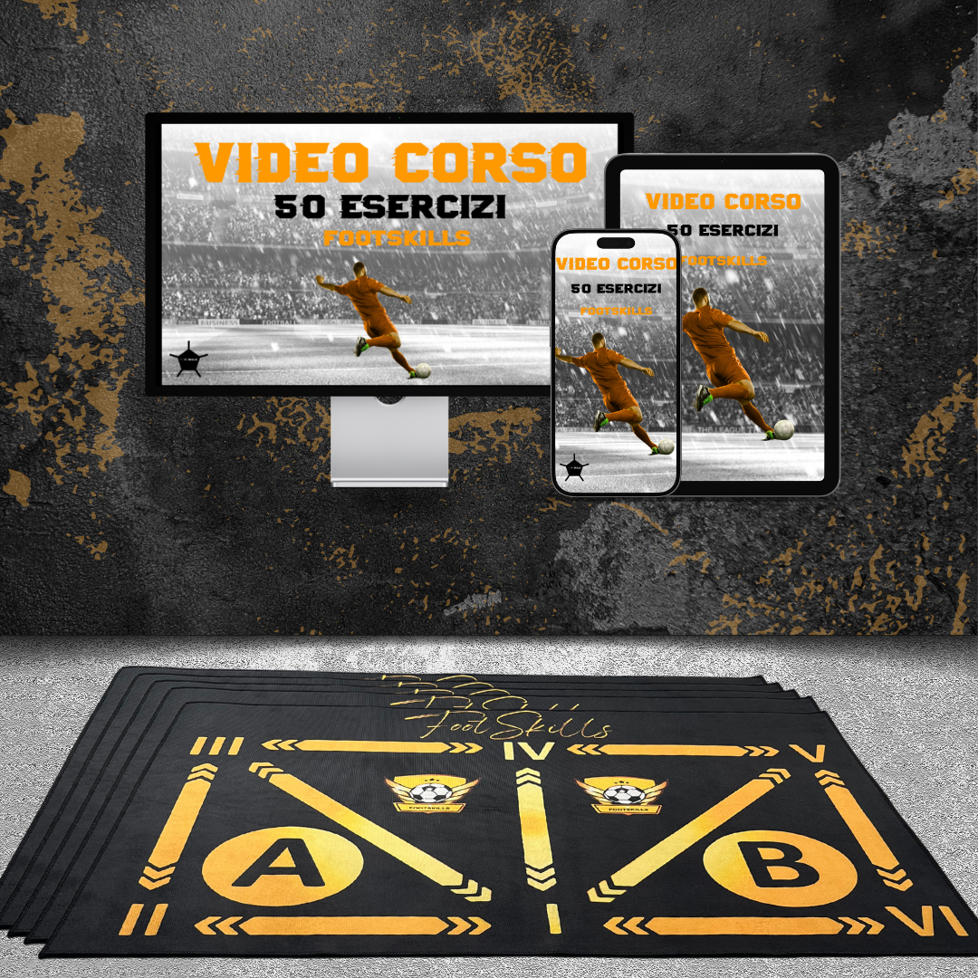 Grafica promozionale FootSkills con video corso di 50 esercizi visibile su un monitor e uno smartphone, posizionati sopra un tappetino di allenamento nero e oro con design funzionale per il calcio.