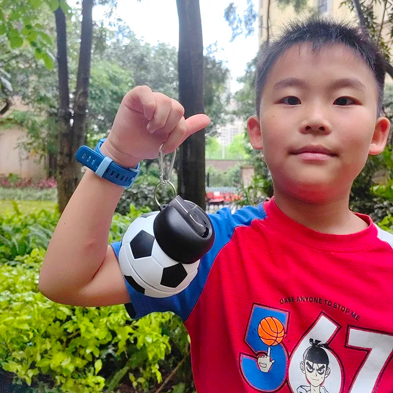 SportBottle Pro – Idratazione Senza Limiti per Piccoli Campioni!